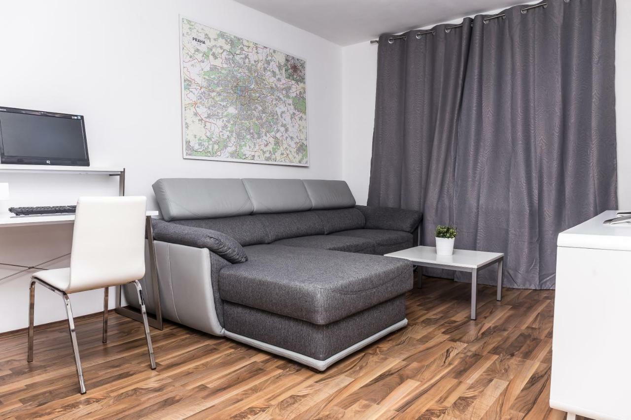 Family House With Parking Villa Прага Екстериор снимка